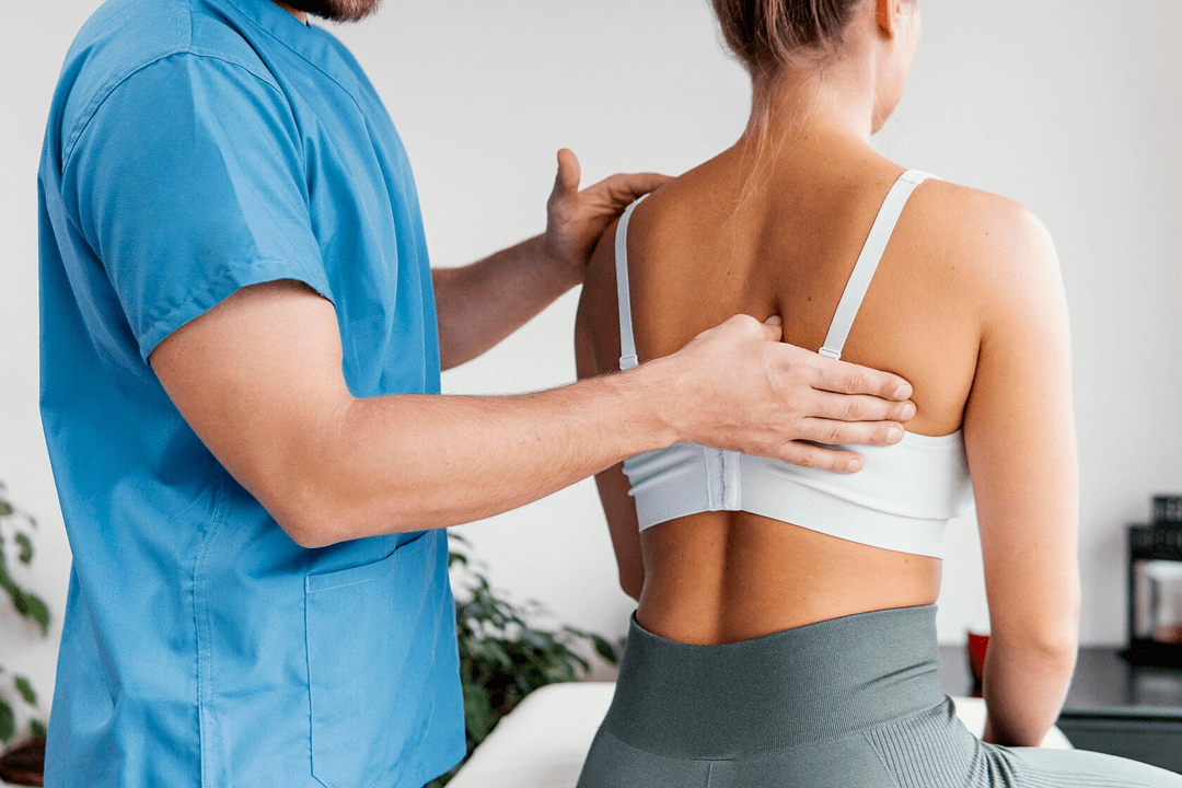 Код првих знакова остеохондрозе грудног коша потребно је консултовати неуролога